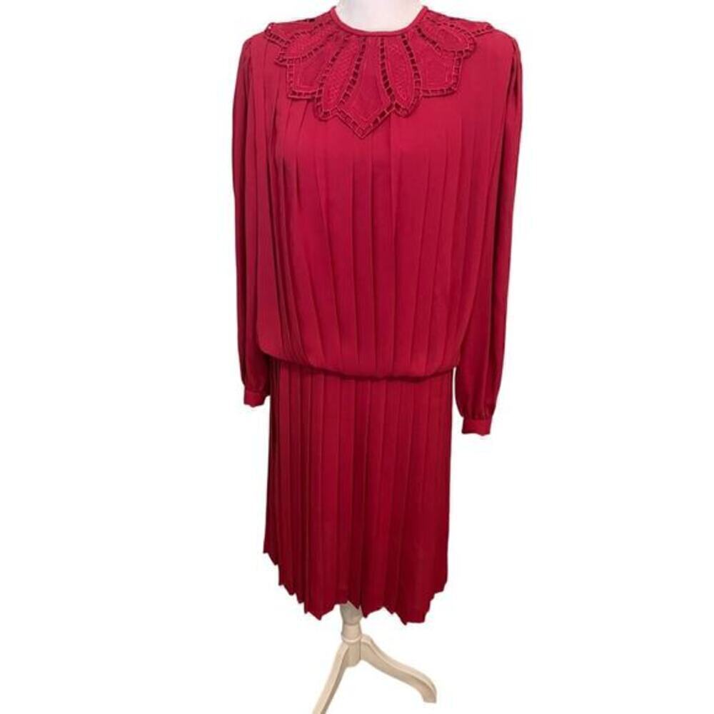 Vintage In The Mood Fushia Pleaded Lace Collar Dress​